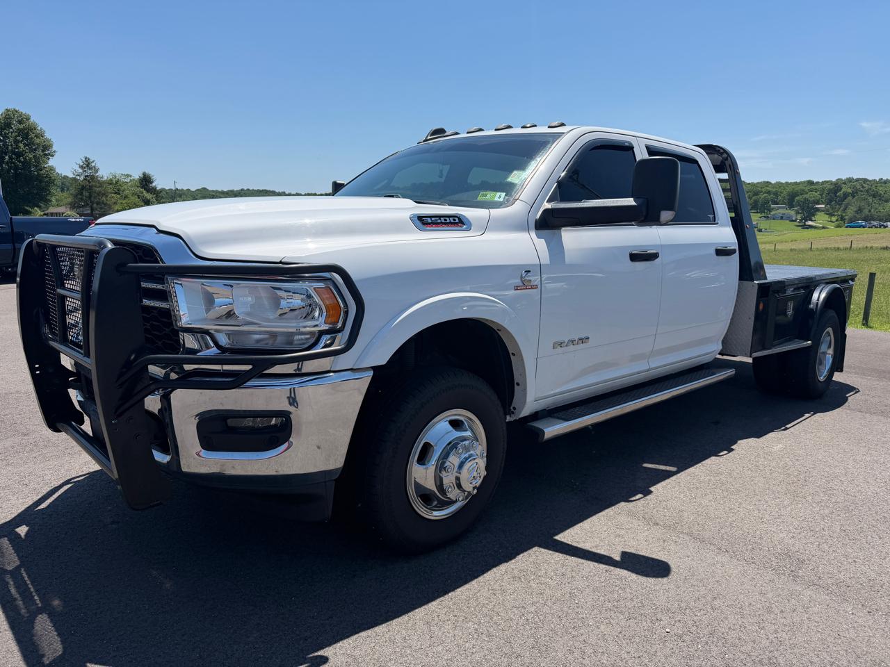 RAM 3500 Tradesman 4x4 Crew Cab 8' Box 2019
