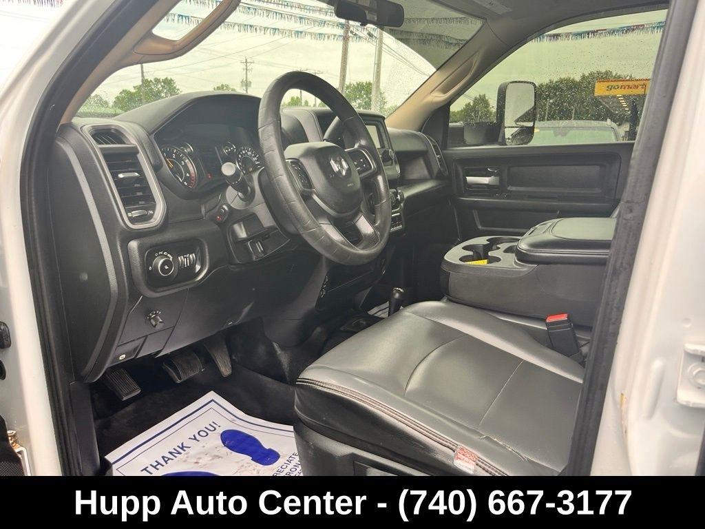 RAM 3500 Tradesman 4x4 Crew Cab 8' Box 2019
