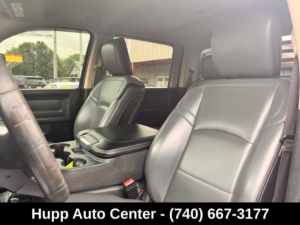 RAM 3500 Tradesman 4x4 Crew Cab 8' Box 2019
