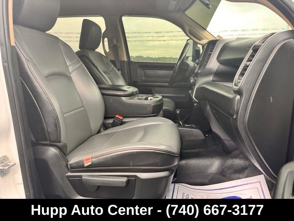 RAM 3500 Tradesman 4x4 Crew Cab 8' Box 2019
