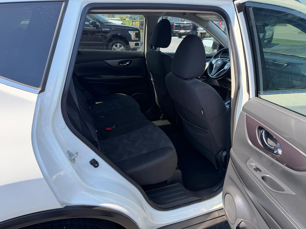 Nissan Rogue AWD 4dr SV 2016