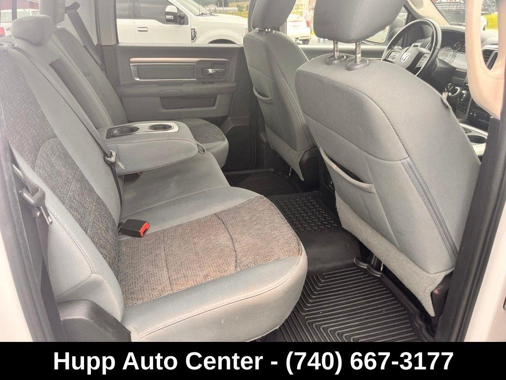 RAM 1500 Big Horn 4x4 Crew Cab 5'7" Box 2017