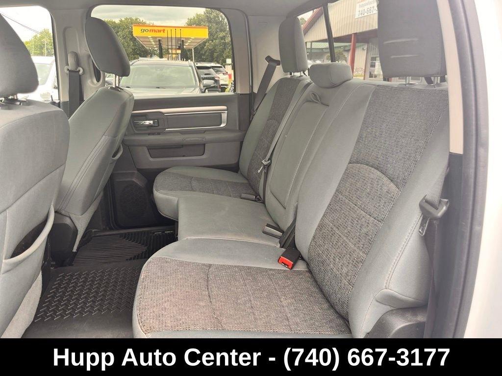 RAM 1500 Big Horn 4x4 Crew Cab 5'7" Box 2017