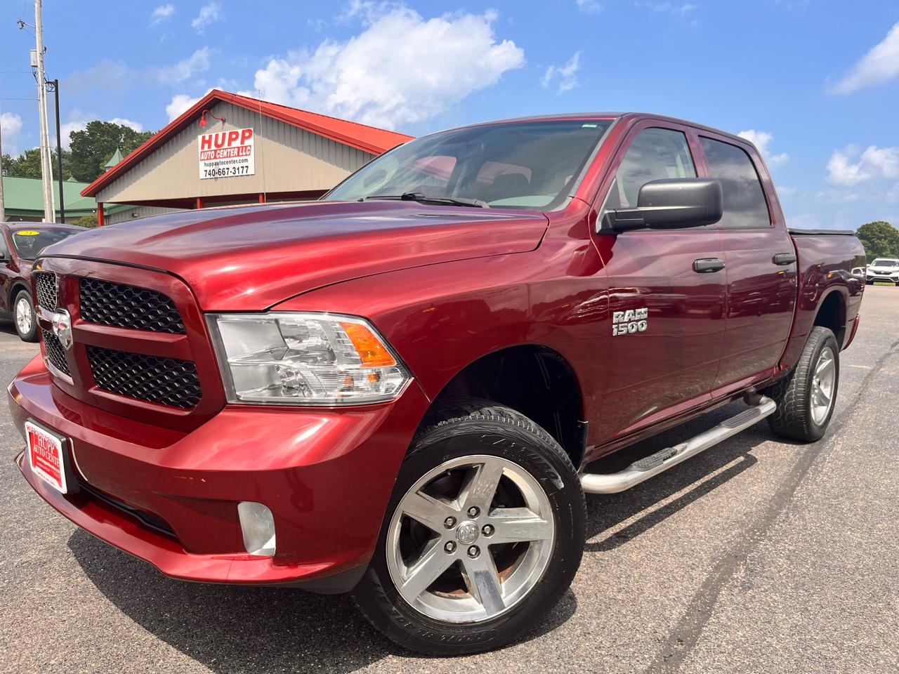 RAM 1500 Express 4x4 Crew Cab 5'7" Box 2017