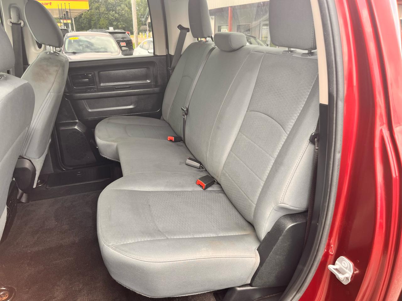 RAM 1500 Express 4x4 Crew Cab 5'7" Box 2017