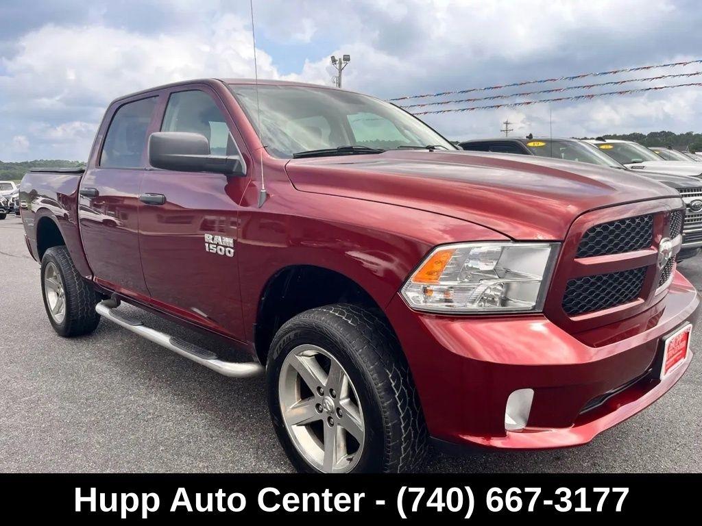 RAM 1500 Express 4x4 Crew Cab 5'7" Box 2017