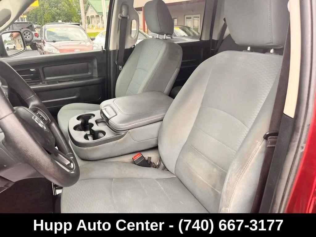 RAM 1500 Express 4x4 Crew Cab 5'7" Box 2017