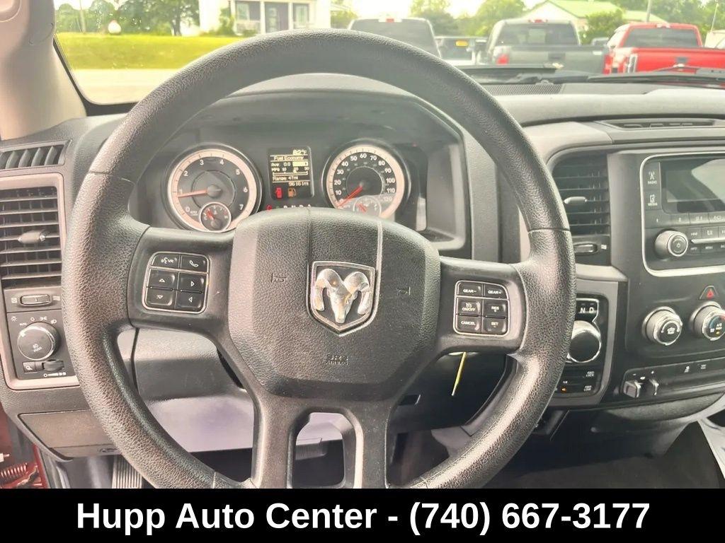 RAM 1500 Express 4x4 Crew Cab 5'7" Box 2017