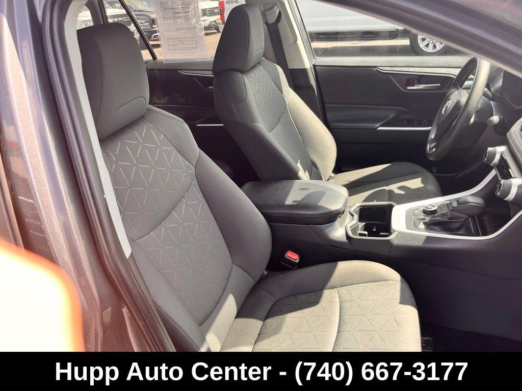 Toyota RAV4 Hybrid XLE AWD (Natl) 2024