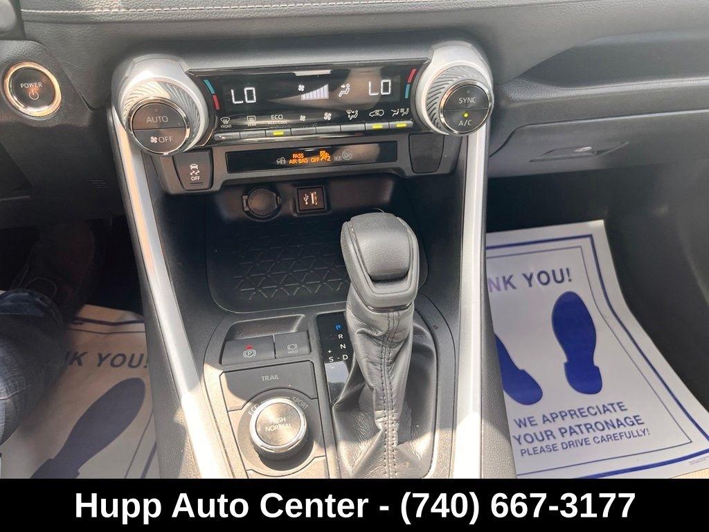 Toyota RAV4 Hybrid XLE AWD (Natl) 2024