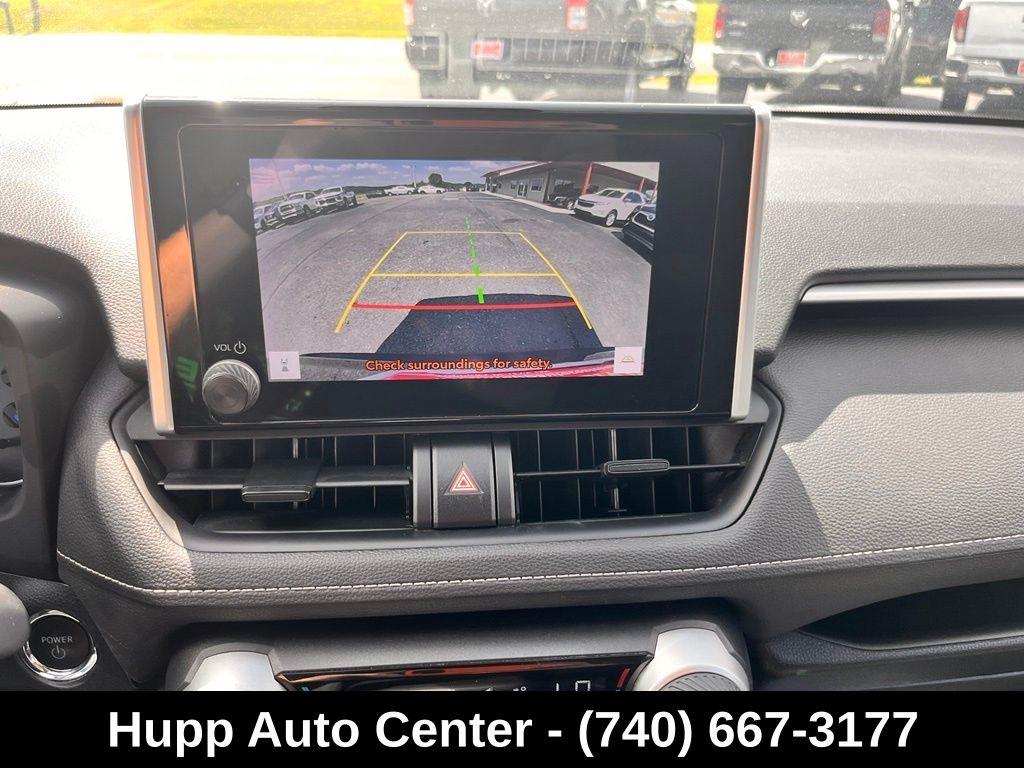 Toyota RAV4 Hybrid XLE AWD (Natl) 2024