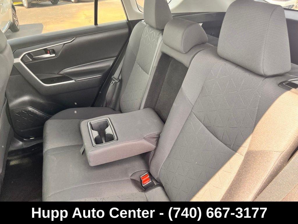 Toyota RAV4 Hybrid XLE AWD (Natl) 2024