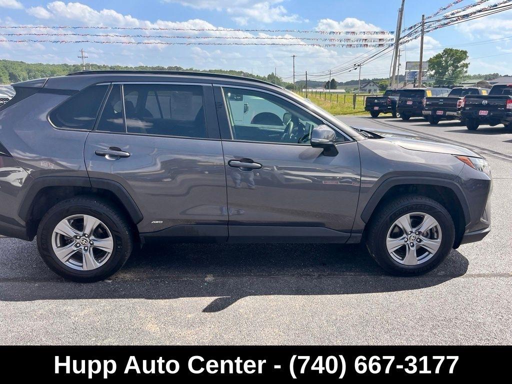 Toyota RAV4 Hybrid XLE AWD (Natl) 2024