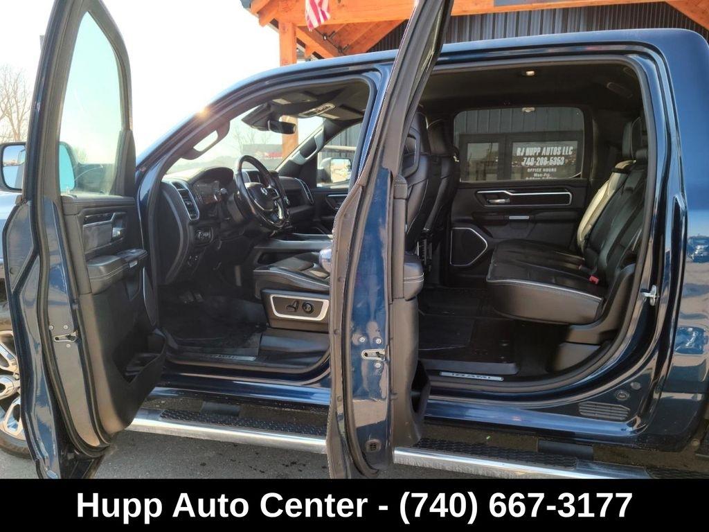 RAM 1500 Laramie 4x4 Crew Cab 5'7" Box 2022