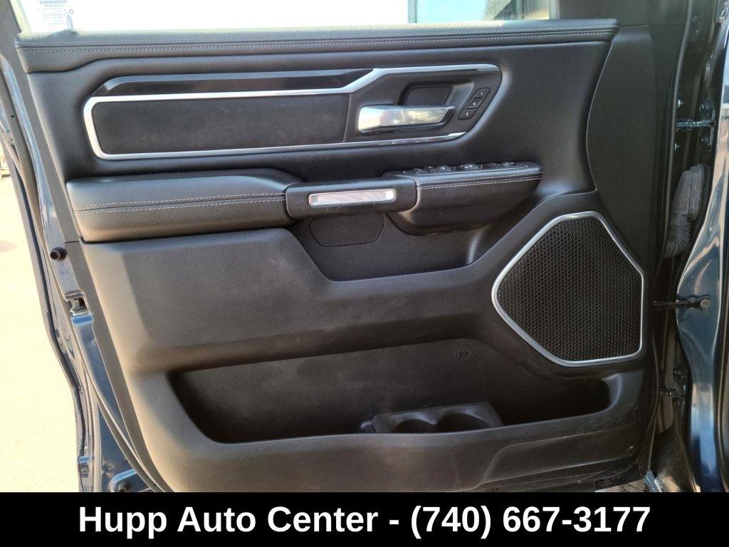 RAM 1500 Laramie 4x4 Crew Cab 5'7" Box 2022