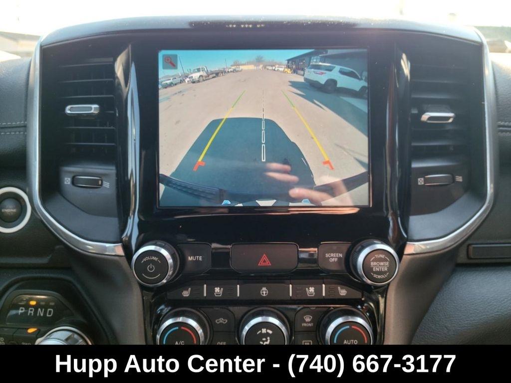 RAM 1500 Laramie 4x4 Crew Cab 5'7" Box 2022
