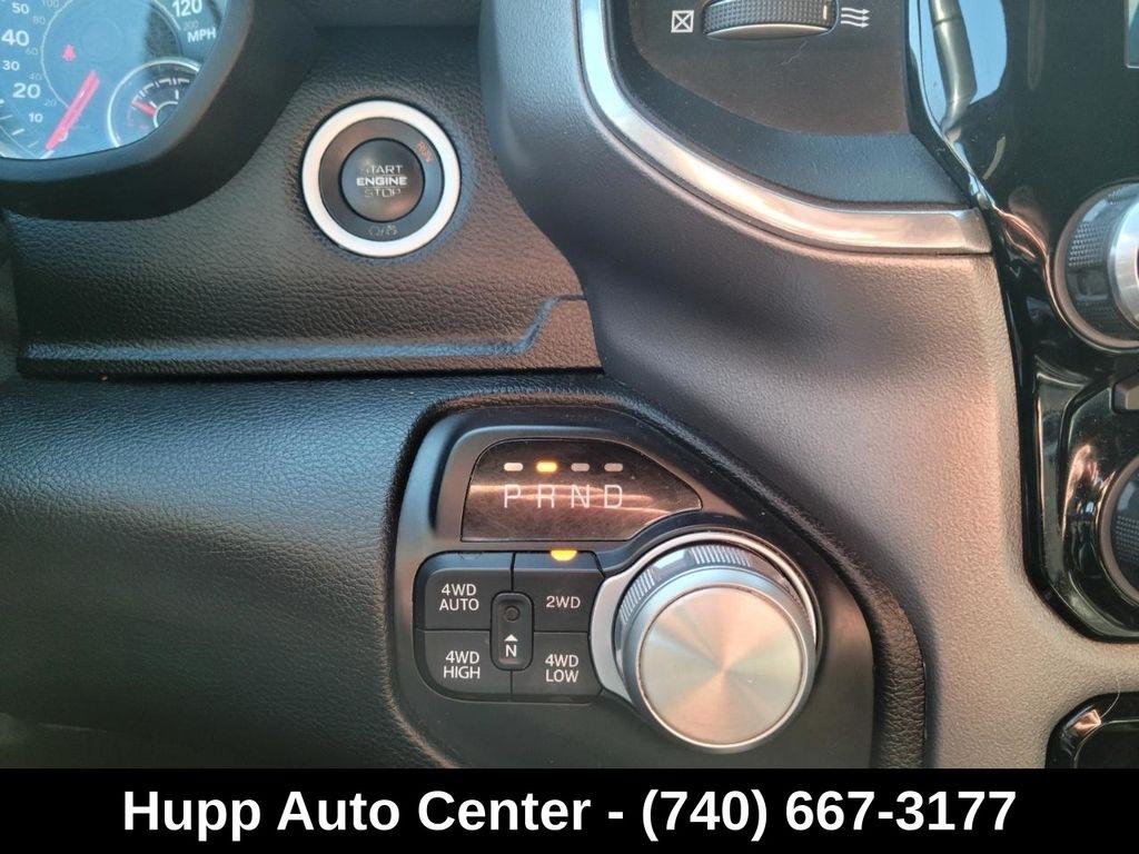 RAM 1500 Laramie 4x4 Crew Cab 5'7" Box 2022