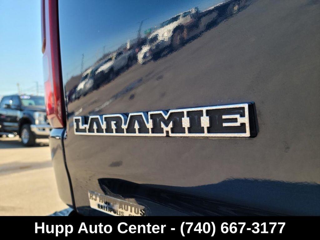 RAM 1500 Laramie 4x4 Crew Cab 5'7" Box 2022