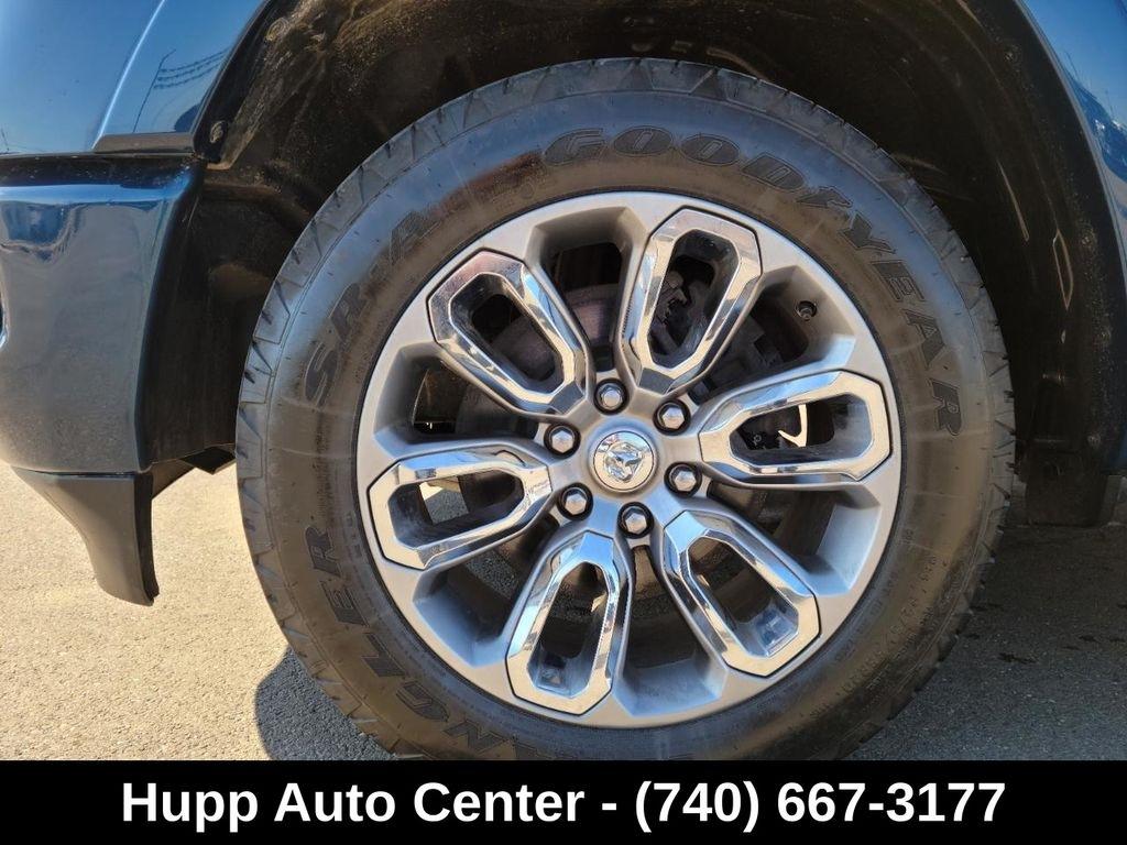 RAM 1500 Laramie 4x4 Crew Cab 5'7" Box 2022