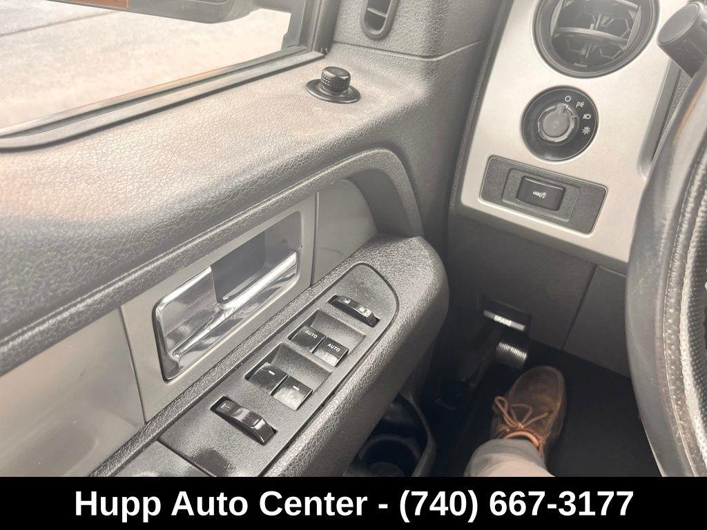 Ford F-150 4WD SuperCrew 145" SVT Raptor 2012