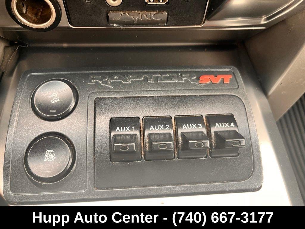 Ford F-150 4WD SuperCrew 145" SVT Raptor 2012