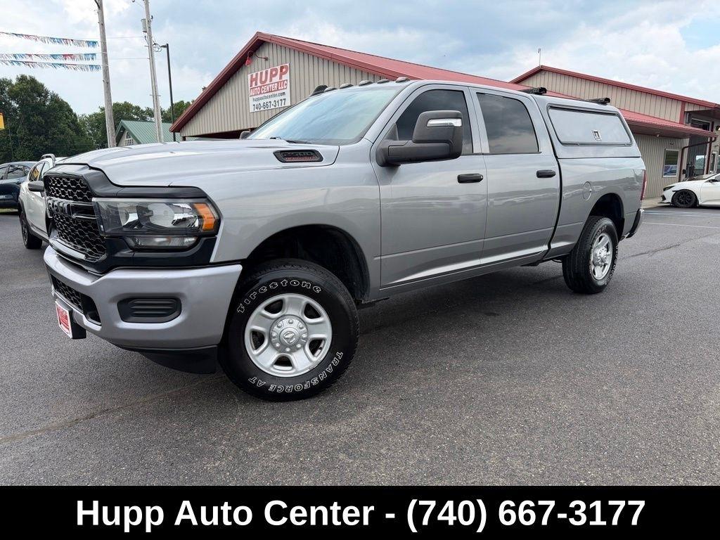 RAM 2500 Tradesman 4x4 Crew Cab 6'4" Box 2023
