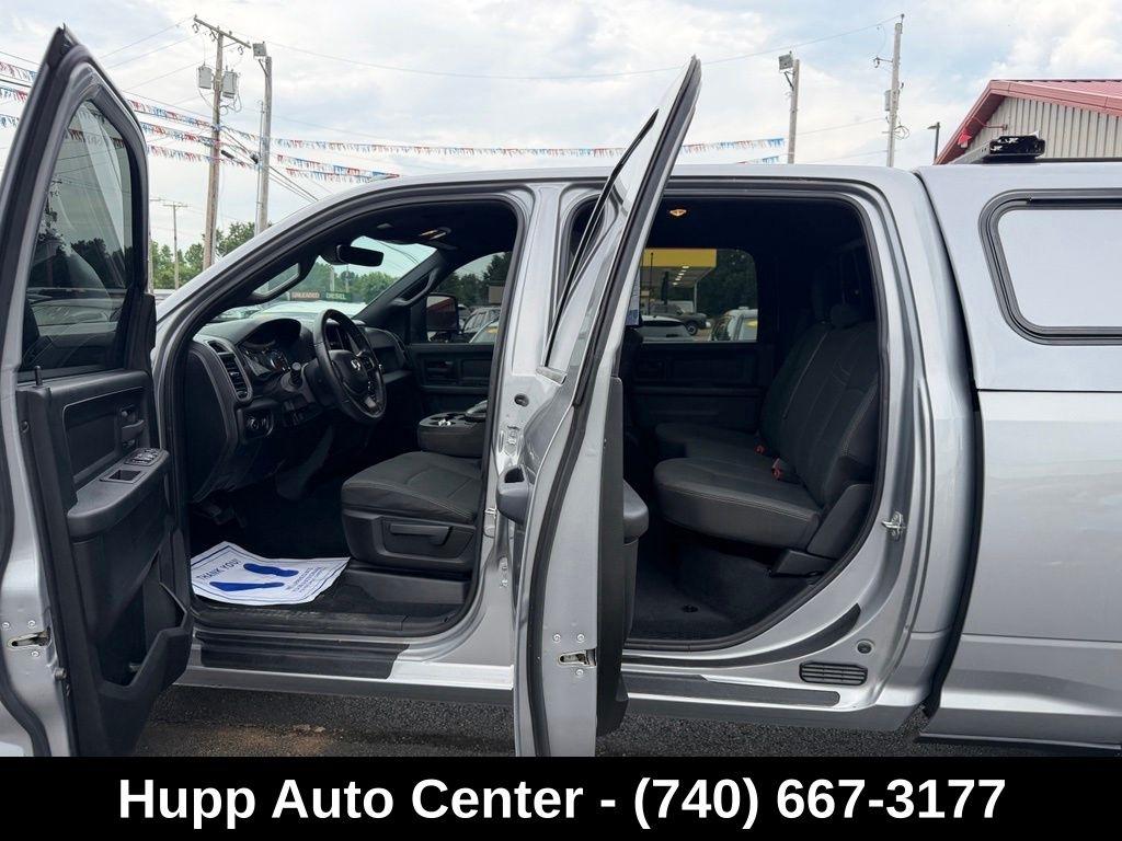 RAM 2500 Tradesman 4x4 Crew Cab 6'4" Box 2023