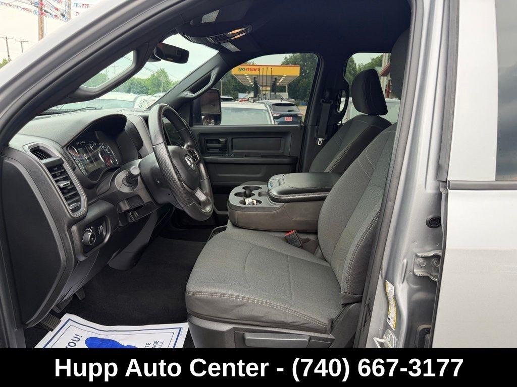 RAM 2500 Tradesman 4x4 Crew Cab 6'4" Box 2023
