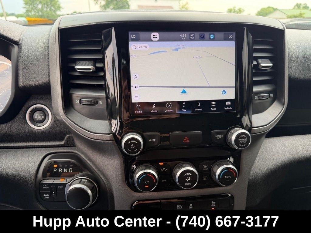 RAM 2500 Tradesman 4x4 Crew Cab 6'4" Box 2023