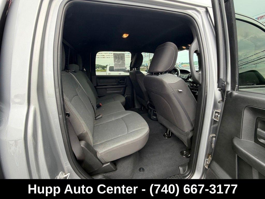 RAM 2500 Tradesman 4x4 Crew Cab 6'4" Box 2023