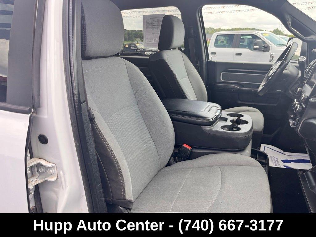 RAM 2500 Big Horn 4x4 Crew Cab 8' Box 2022