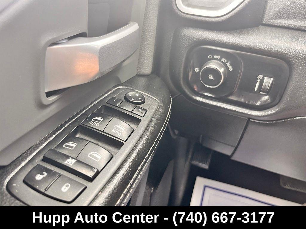 RAM 2500 Big Horn 4x4 Crew Cab 8' Box 2022