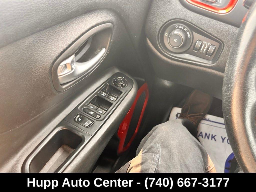 Jeep Renegade 4WD 4dr Trailhawk 2016