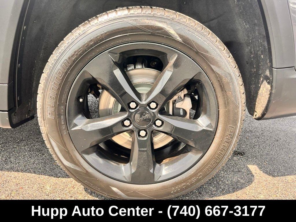 Jeep Grand Cherokee L Laredo 4x4 2022