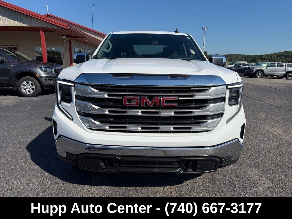GMC Sierra 1500 4WD Crew Cab 147" SLE 2023