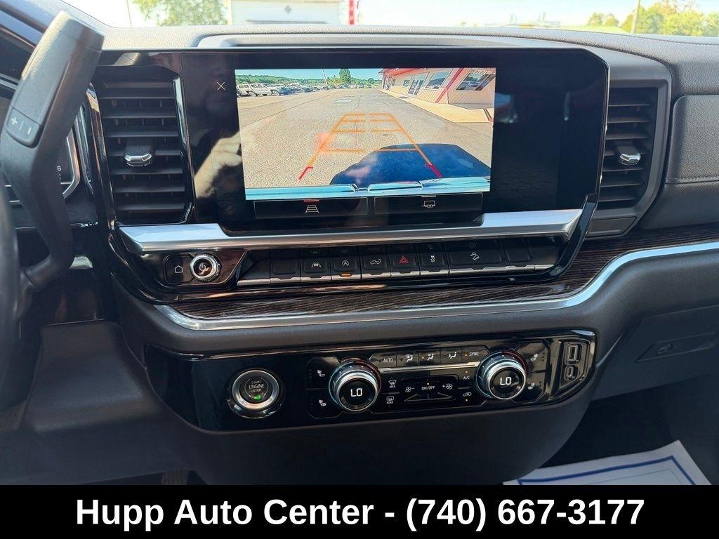 GMC Sierra 1500 4WD Crew Cab 147" SLE 2023