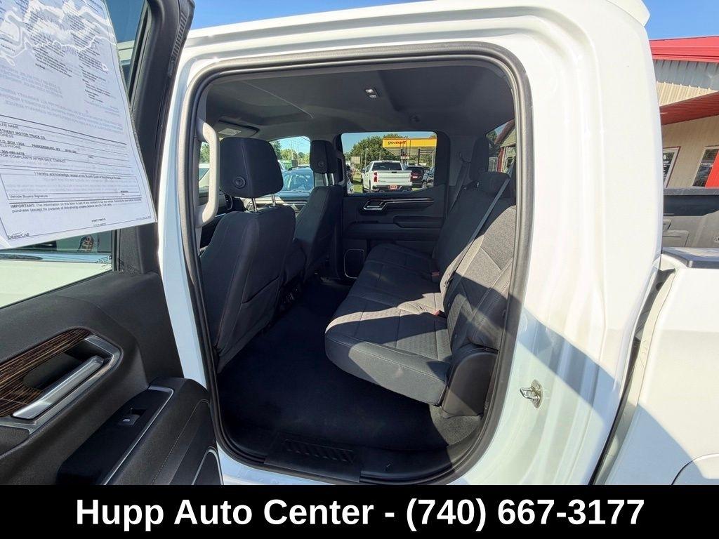 GMC Sierra 1500 4WD Crew Cab 147" SLE 2023