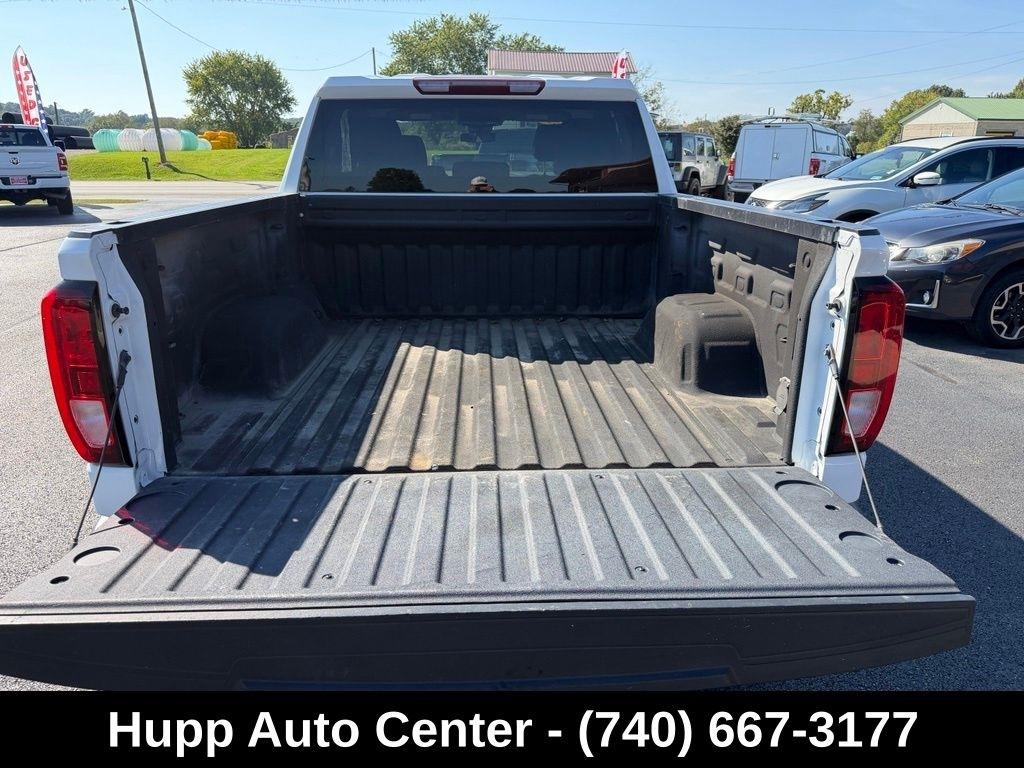 GMC Sierra 1500 4WD Crew Cab 147" SLE 2023