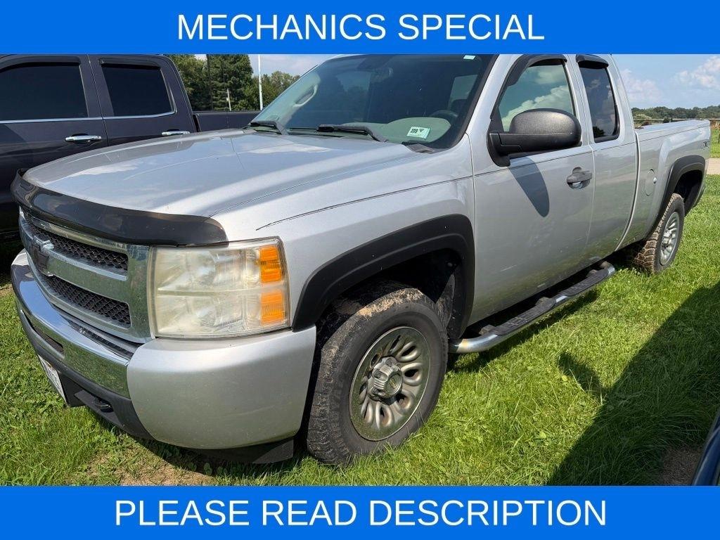2011 Chevrolet Silverado 1500 4WD Ext Cab 143.5" LS