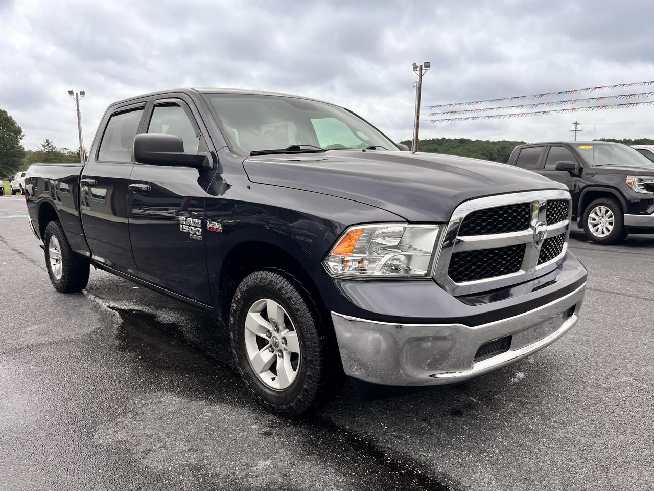 RAM 1500 Classic SLT 4x4 Crew Cab 6'4" Box 2020