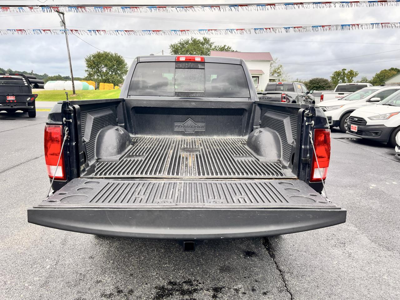 RAM 1500 Classic SLT 4x4 Crew Cab 6'4" Box 2020