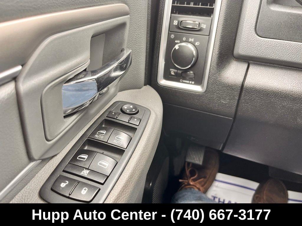 RAM 1500 Classic SLT 4x4 Crew Cab 6'4" Box 2020
