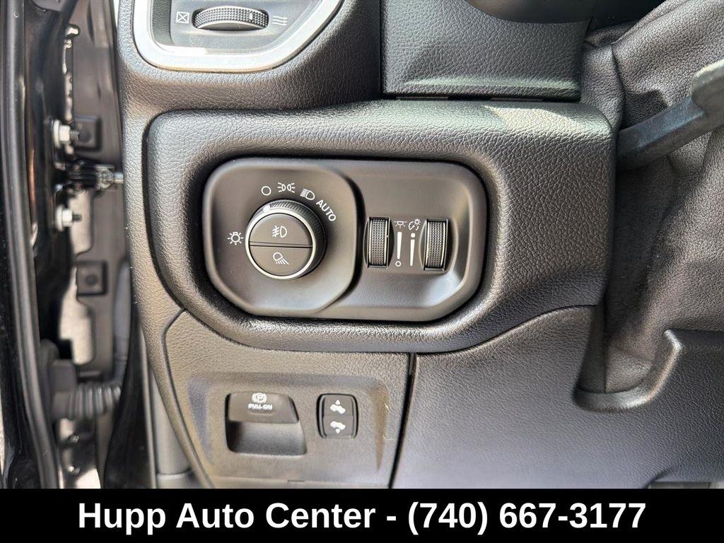 RAM 1500 Big Horn/Lone Star 4x4 Crew Cab 5'7" Box 2019