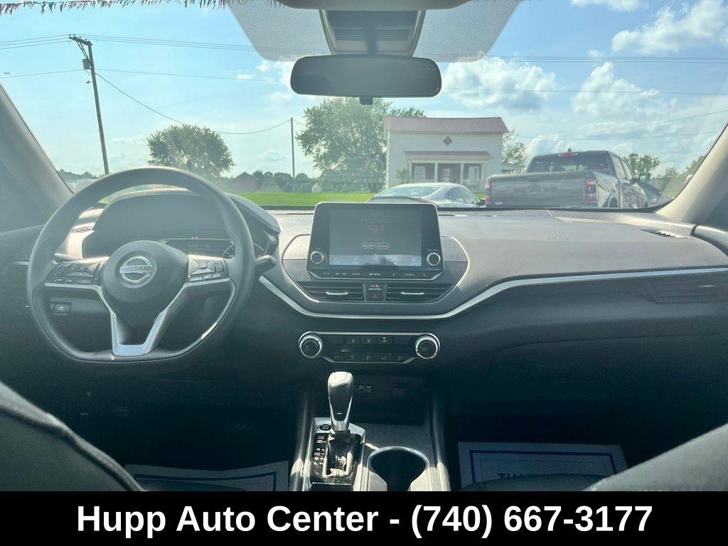 Nissan Altima 2.5 SV Sedan 2022