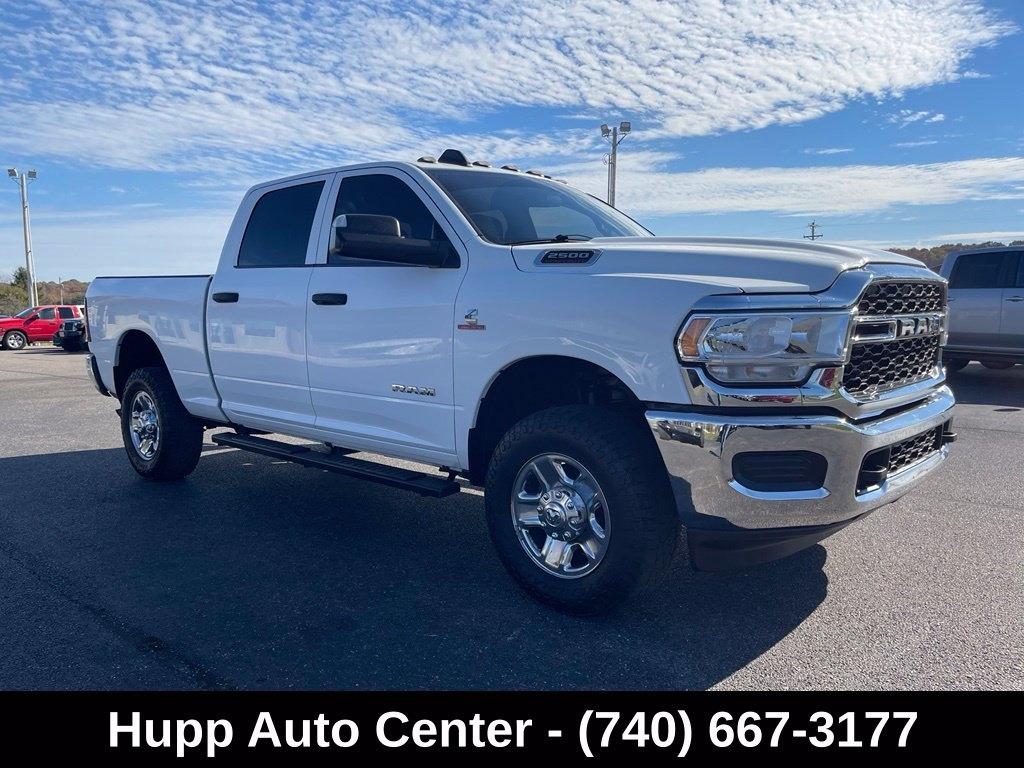 RAM 2500 Tradesman 4x4 Crew Cab 6'4" Box 2022