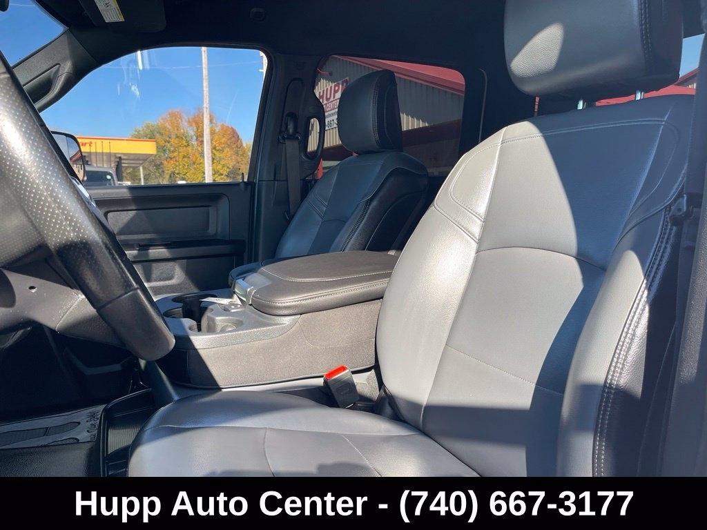 RAM 2500 Tradesman 4x4 Crew Cab 6'4" Box 2022