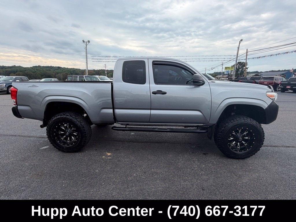 Toyota Tacoma SR5 Access Cab 6' Bed I4 4x4 AT (Natl) 2017