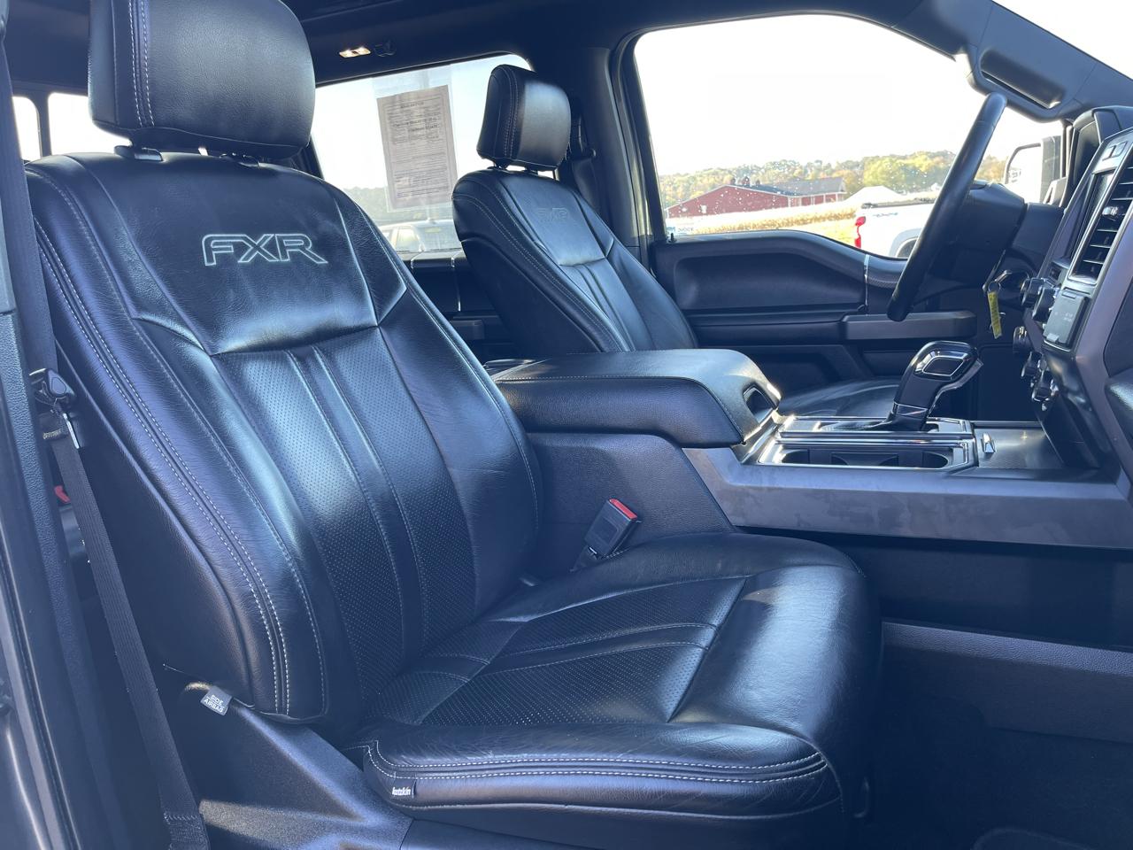 Ford F-150 4WD SuperCrew 145" XLT 2020