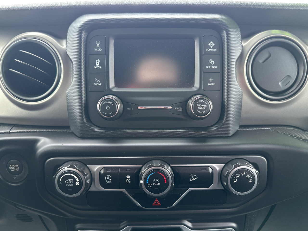 Jeep Wrangler Unlimited Sport 2018