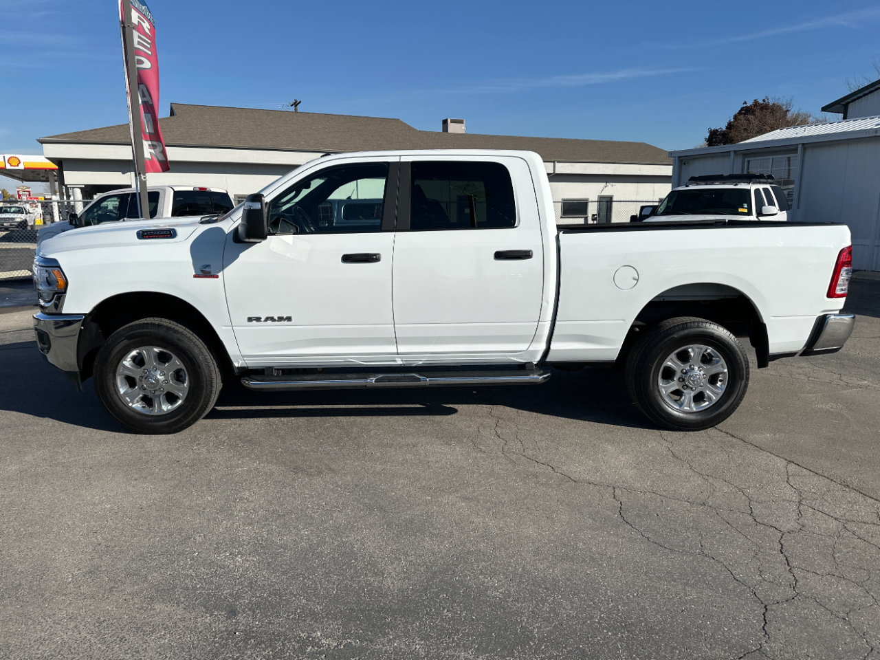 RAM 2500 Big Horn 4x4 Crew Cab 6'4" Box 2024 RAM 2500 Big Horn 4x4 Crew Cab 6'4" Box 2024